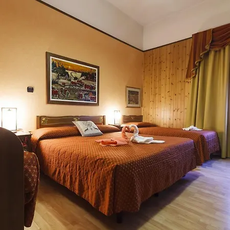 Savoy Hotel 3*