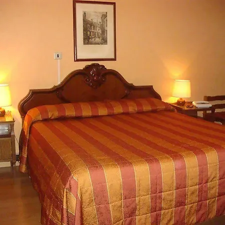 Savoy Hotel 3*